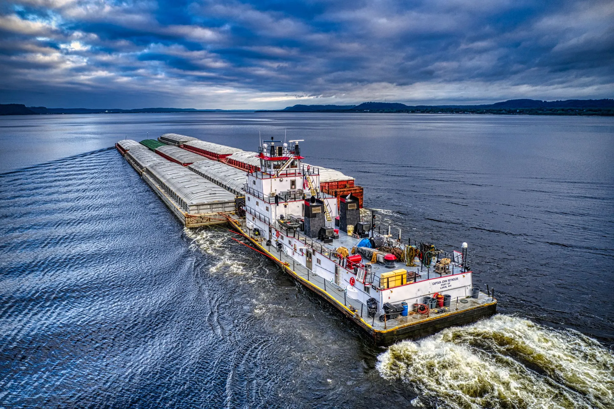 Push boat driving a barge convoy